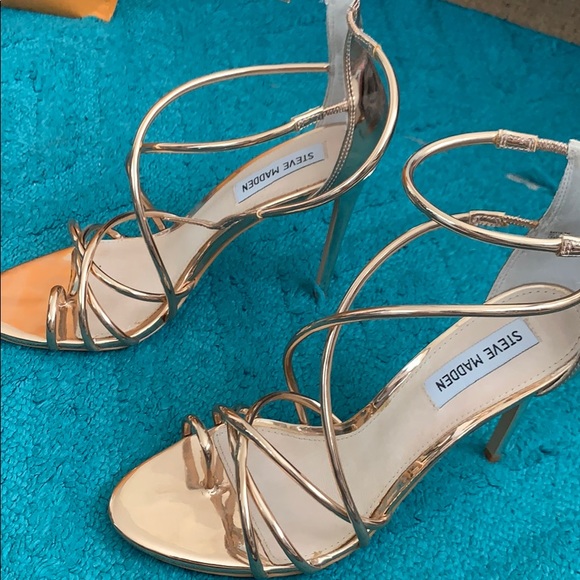 Heels - Picture 4 of 4